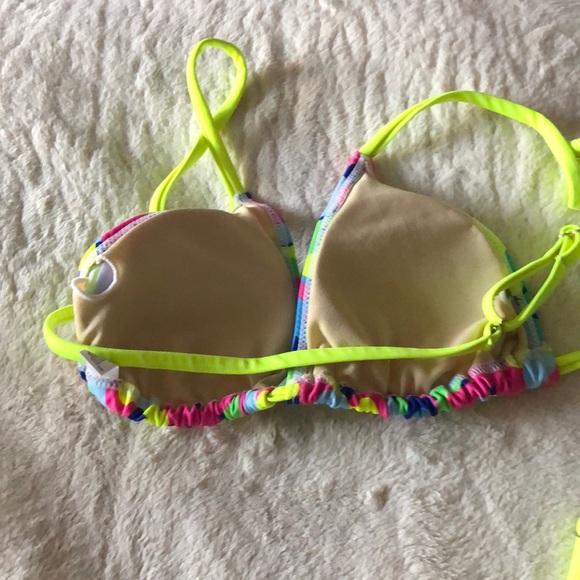 Brand new sexy bikini - Picture 2 of 7